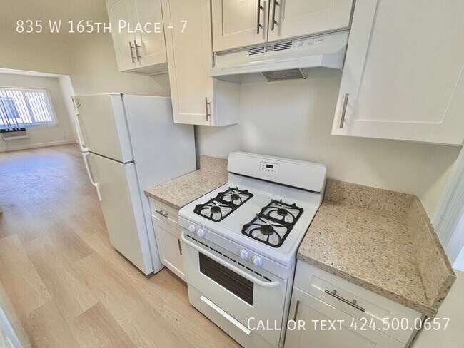 Building Photo - 835 W 165th Pl