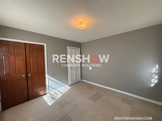 Building Photo - 3203 Jackson Ave