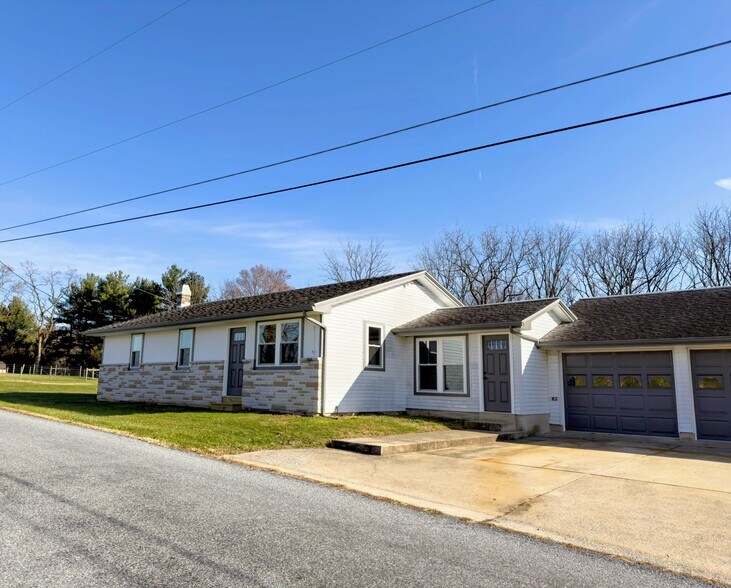 Building Photo - 1222 Katterman Hill Rd