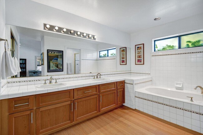 Building Photo - 71138 Patricia Park Pl