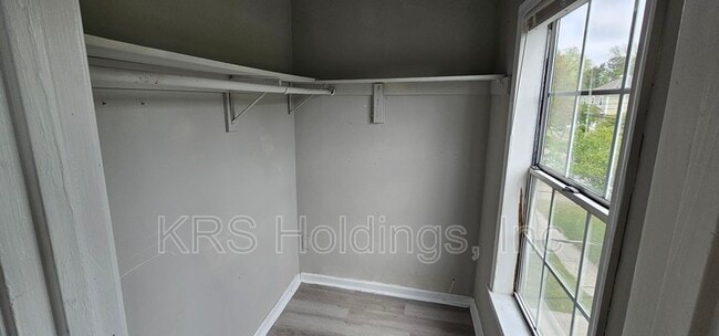 Building Photo - 827 Marshall Ave