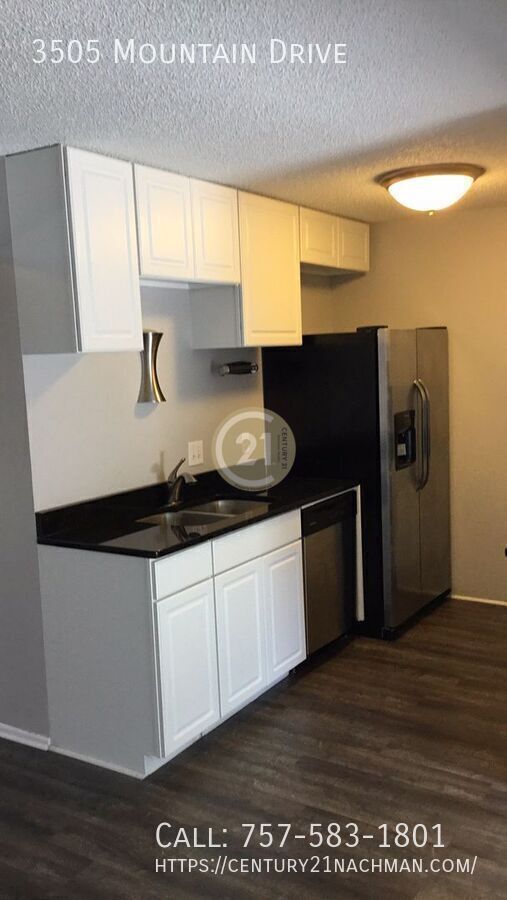 Building Photo - 3505 Mountain Dr