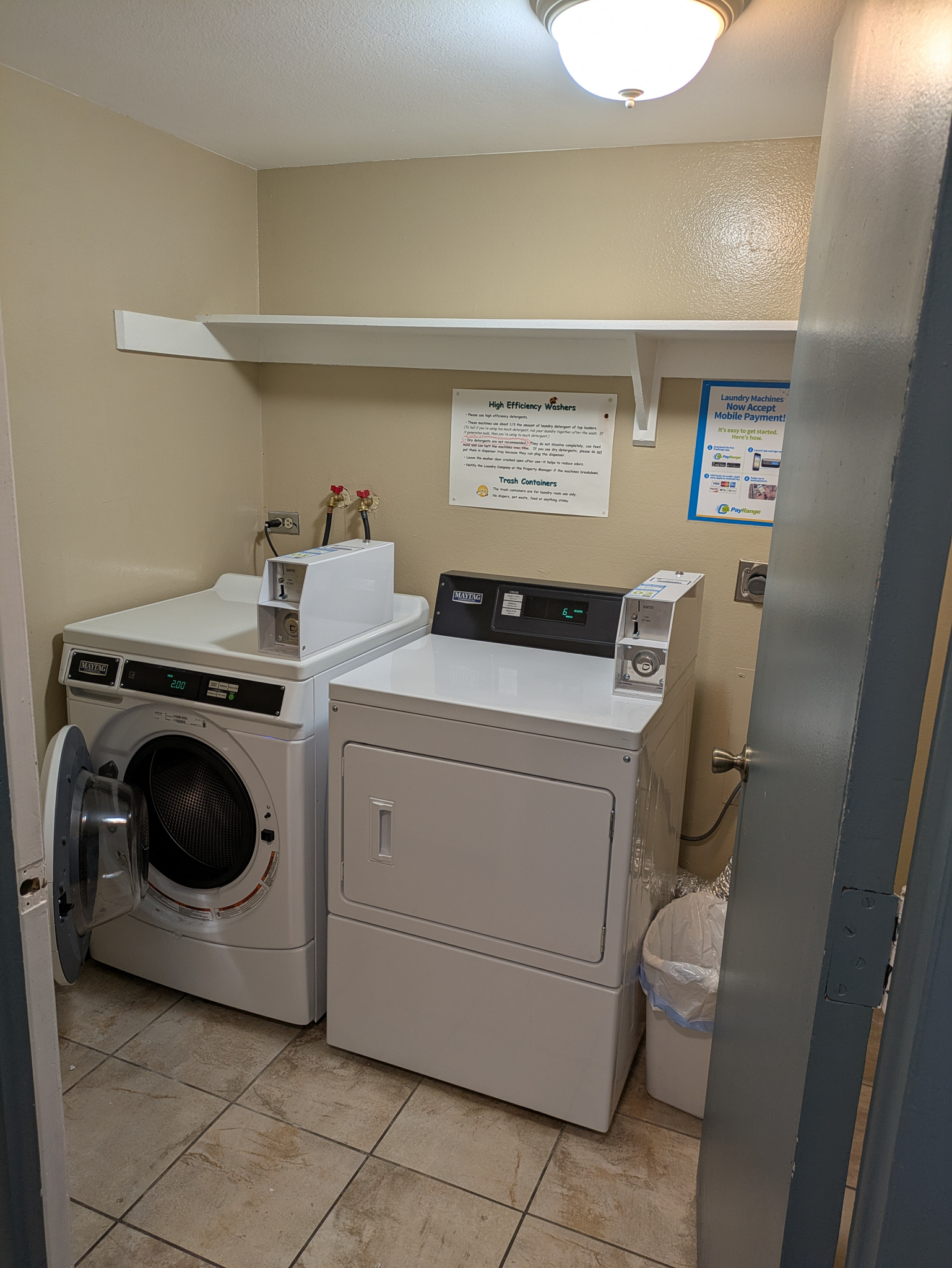 Laundry on every floor - 1260 York St