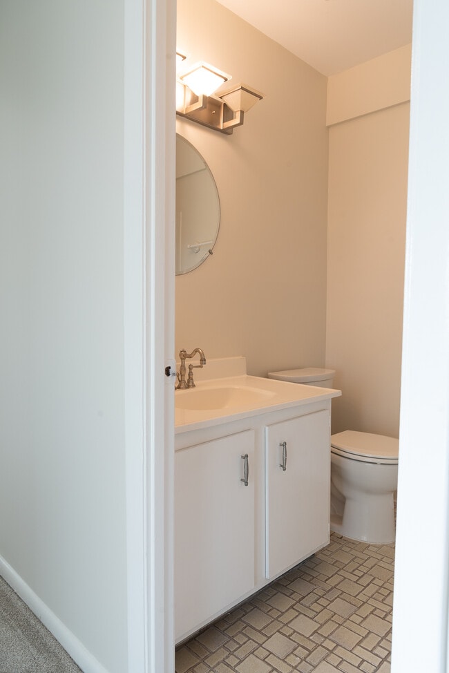 Building Photo - Condo