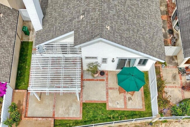 Building Photo - 6817 Watercourse Dr