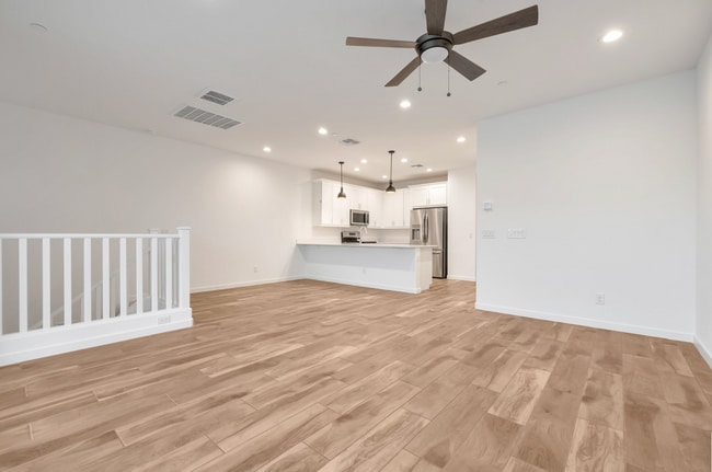 Building Photo - Brand New luxurious Model Home with 2 Master Suites in Warner Meadow