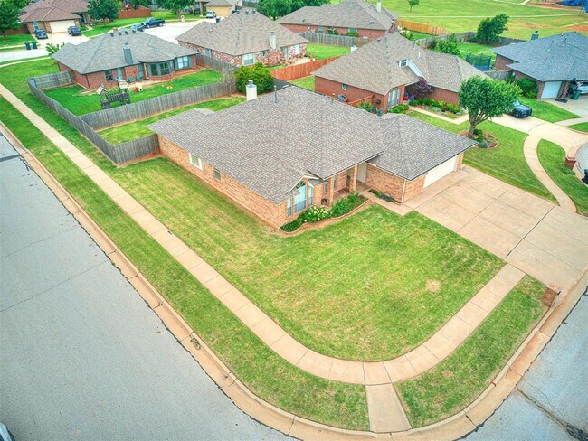 Building Photo - 2700 NW 161st Cir