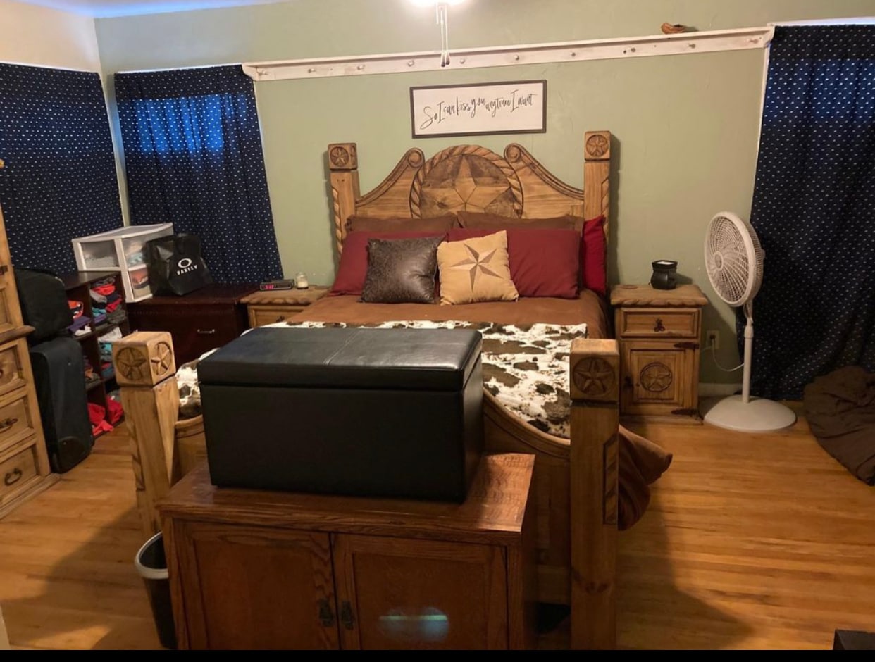 Bedroom - 1407 Travis Street