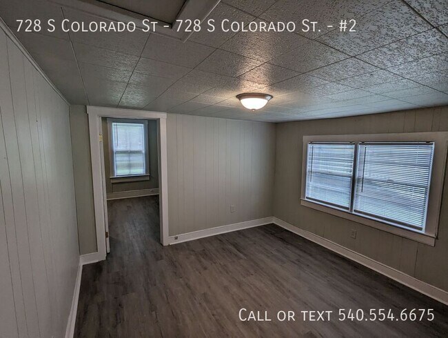 Building Photo - 728 S Colorado St
