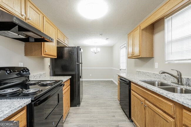 Building Photo - 145 Fairclift Dr