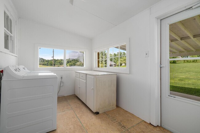 Building Photo - 2879 Carroll Creek Rd