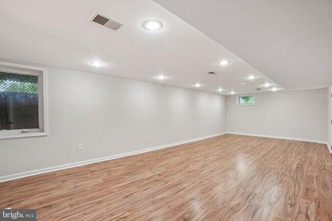 Building Photo - 7009 Hickory Hill Rd
