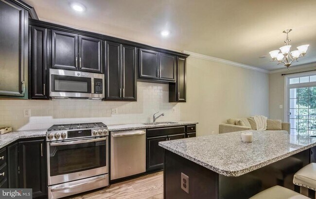Building Photo - 23225 Milltown Knoll Square