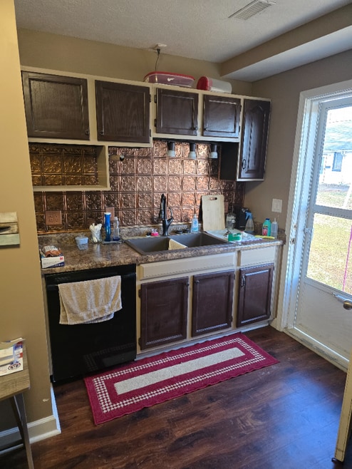 Building Photo - 1923 Shelby St