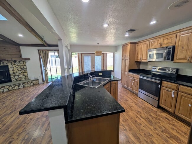 Building Photo - 4537 Malik Cresent