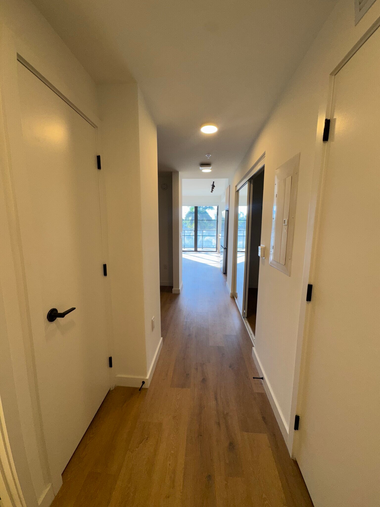 Building Photo - 1640 NE 125th St