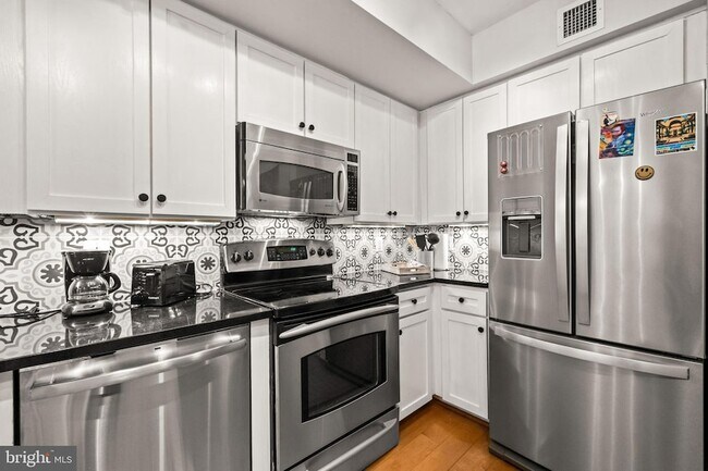 Building Photo - 631 D Street NW