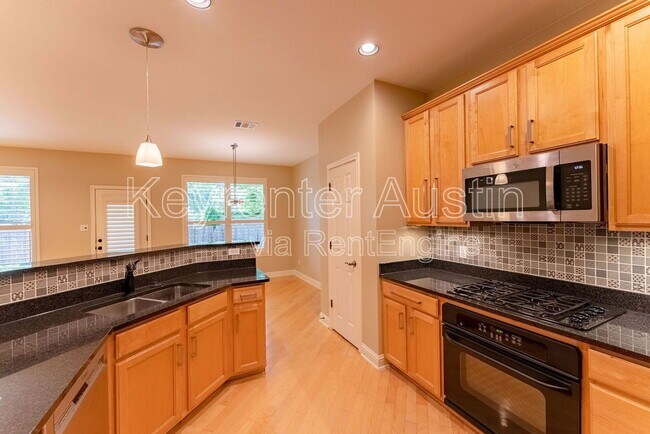 Building Photo - 1808 Village Oak Ct
