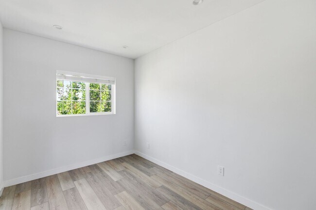 Building Photo - 4177 Naomi Ave