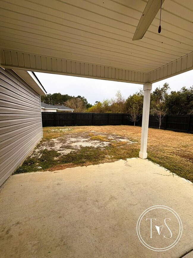 Building Photo - Updated 3 Bedroom Home in Persimmon Estates subdivision of Ludowici, GA