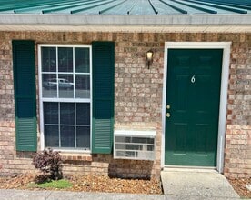 Building Photo - 1BR 1BA Water Included - Venture Point Apartments A-6
