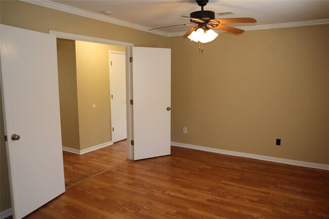 Building Photo - 11735 Rolling Stream Dr