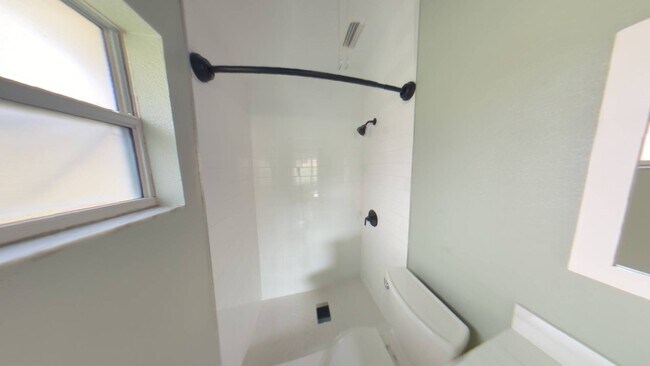 Building Photo - 1620 Guinyard Way