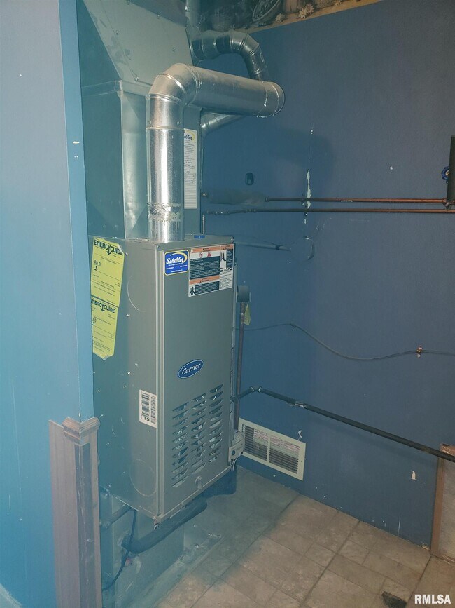 Building Photo - 2330 45th St