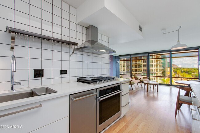 Building Photo - 4808 N 24th St