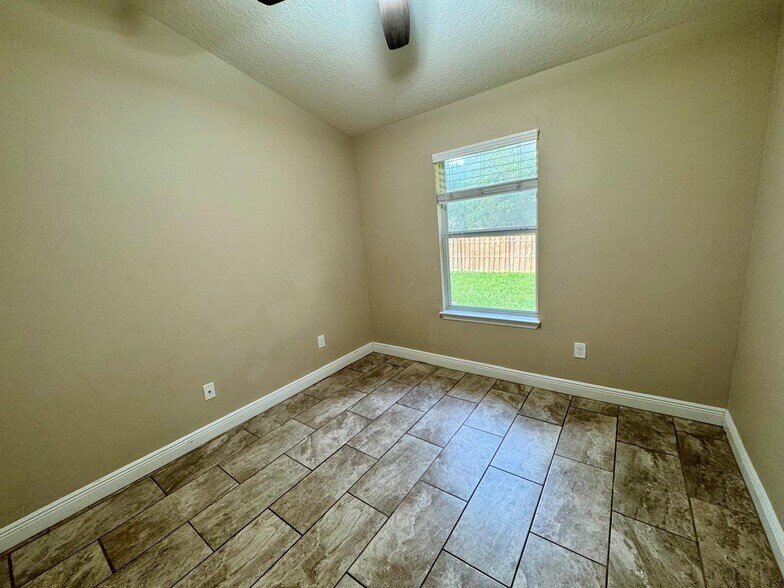 Building Photo - 6074 Serene Pl