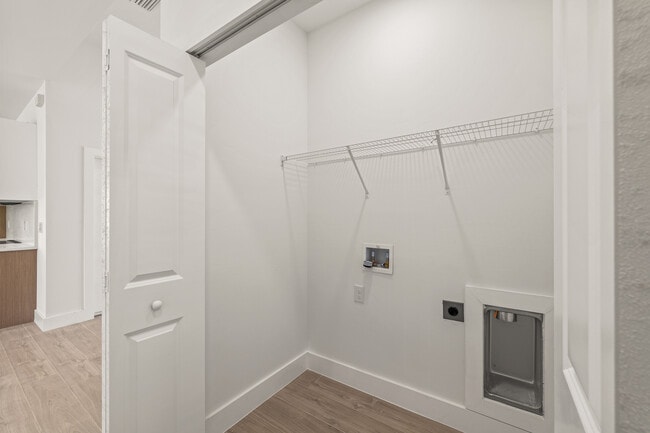 Building Photo - 3203 18th St W