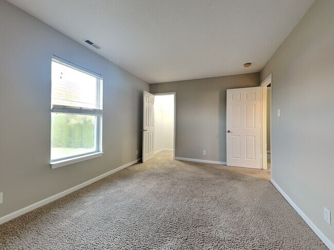 Building Photo - Price Reduction!