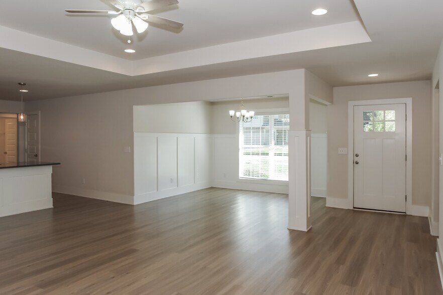 Building Photo - 127 Westerbrook Dr