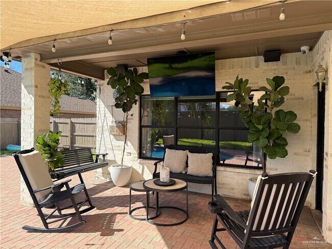 Building Photo - 35 Wisteria Dr