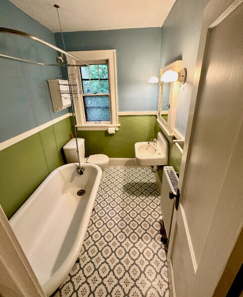 Primary Photo - 931 Ashland Ave