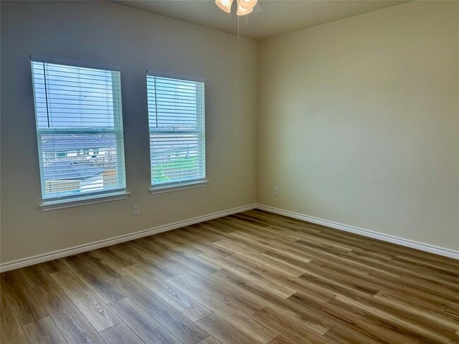 Building Photo - 515 War Admiral Dr