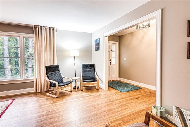 Building Photo - 1973 Desmond Dr