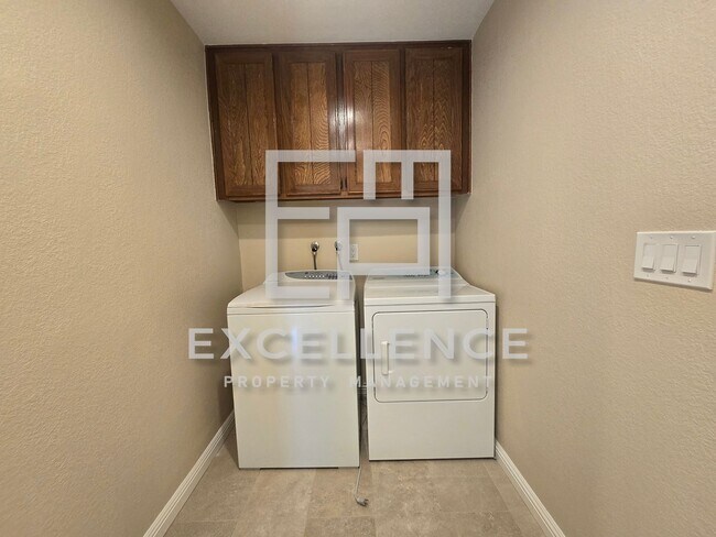 Building Photo - 1809 Mccluhan Way