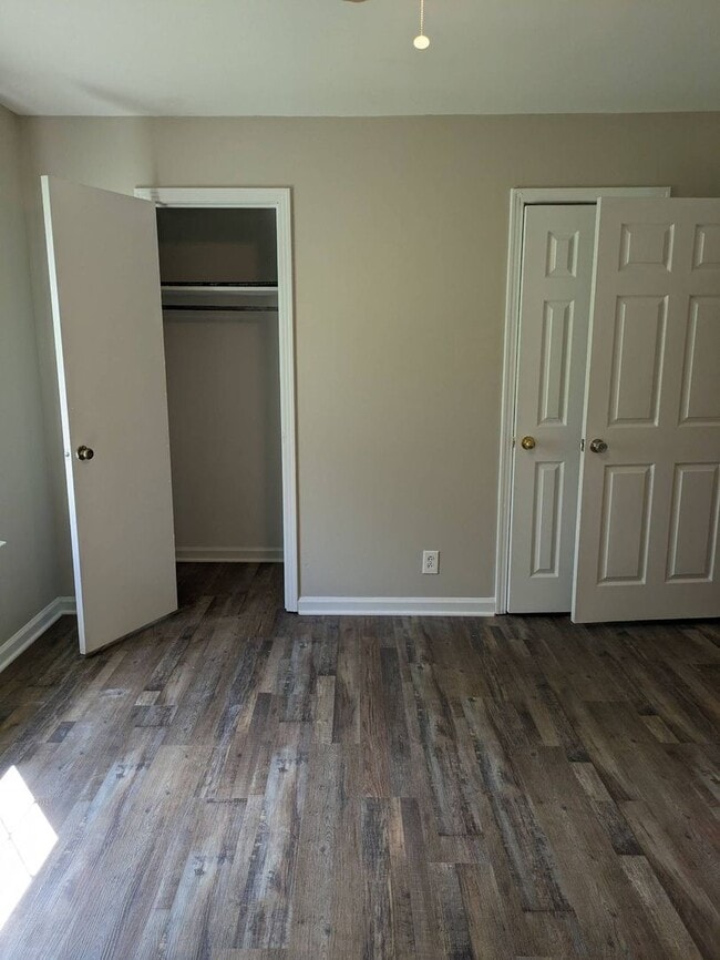 Building Photo - 4 Bedroom Pet Friendly Home For Rent With ...