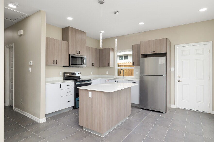 Building Photo - 3505 Frio Ave