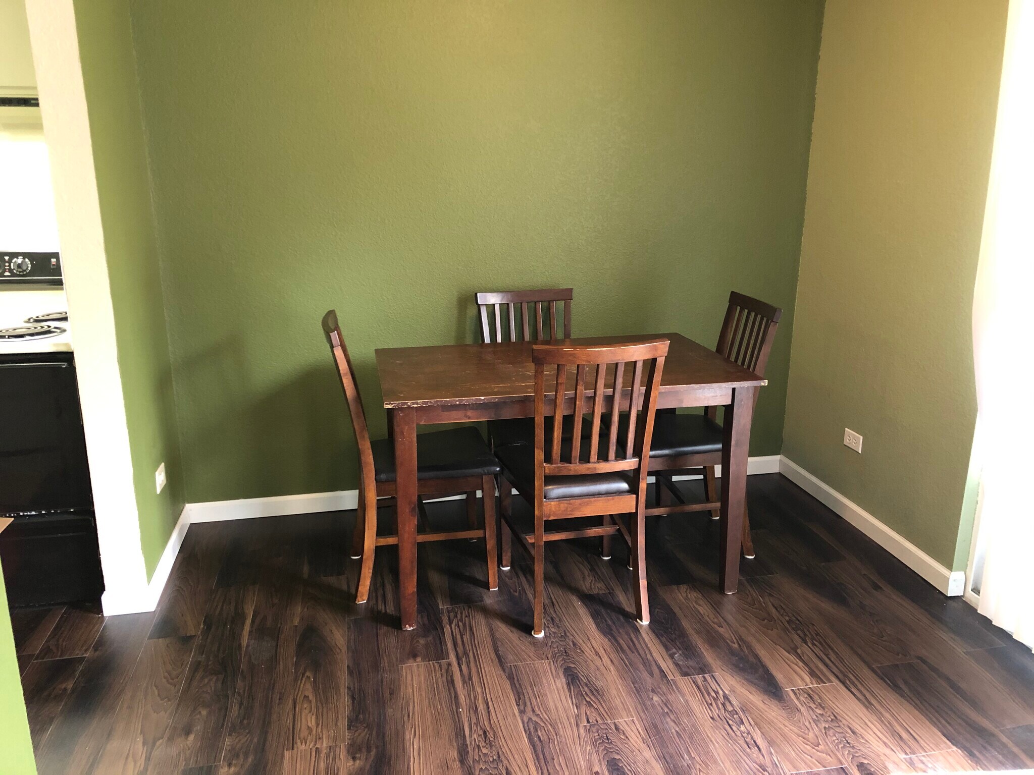 Dining area - 3345 S Monaco Pky