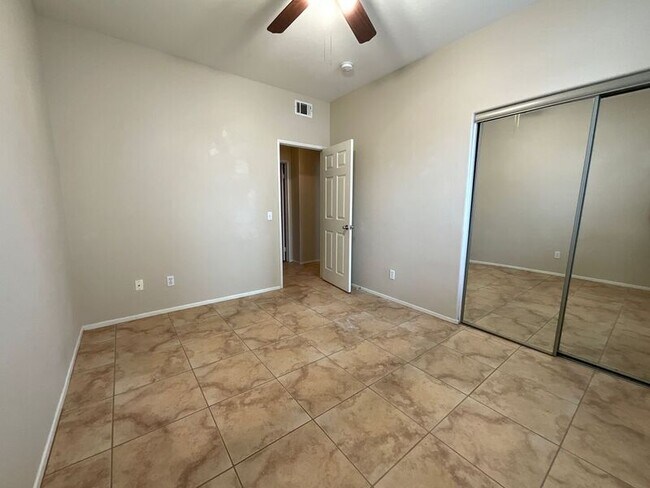 Building Photo - 39769 Candy Apple Way