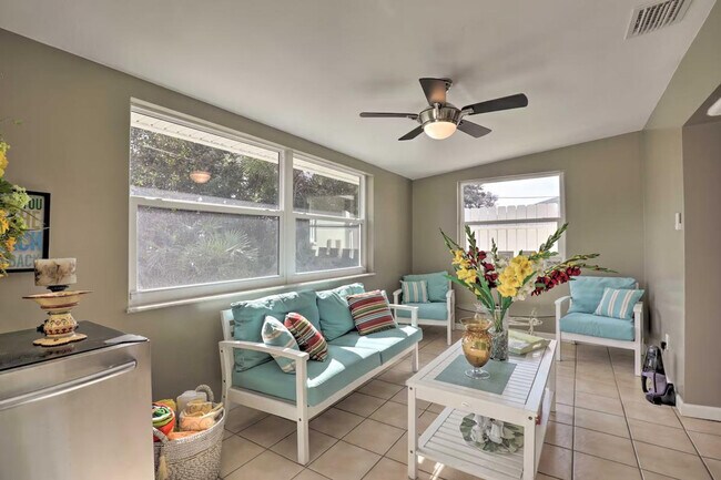 Building Photo - 40 Longfellow Cir