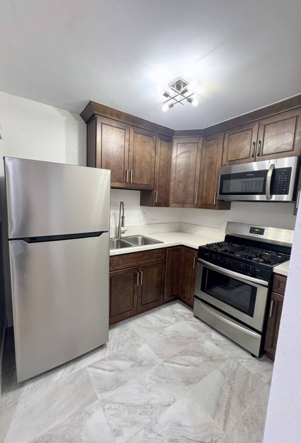 Building Photo - 1700 Keeler St