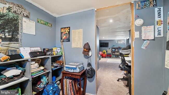 Building Photo - 305 N Bishop Ave