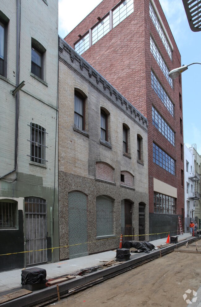 Primary Photo - 10 Beckett