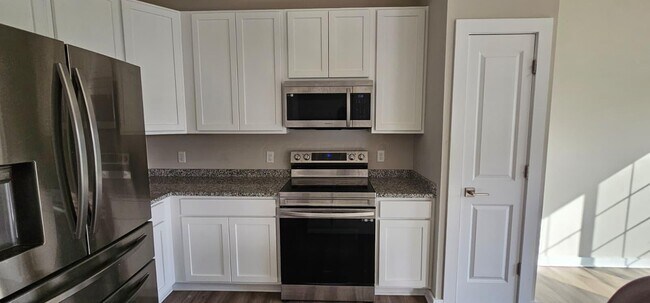 Building Photo - 125 Lenell Lp