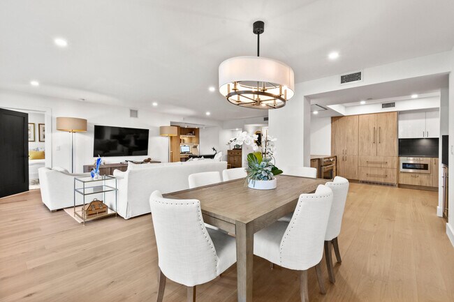 Building Photo - 2660 S Ocean Blvd