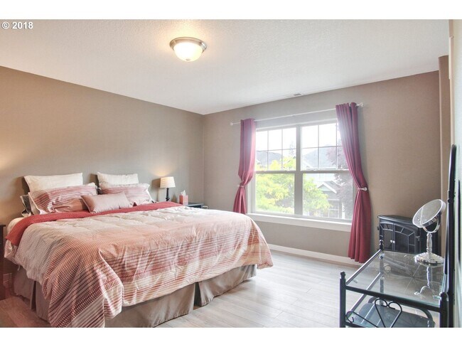Building Photo - Comfortable Beaverton Living- 4 Bedroom, 2.5 Bath home Near Nike & Intel with Open Living & Priva...