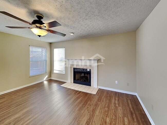 Building Photo - 12478 Thoroughbred Dr